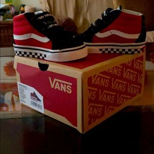 Toddler checker bottom Vans